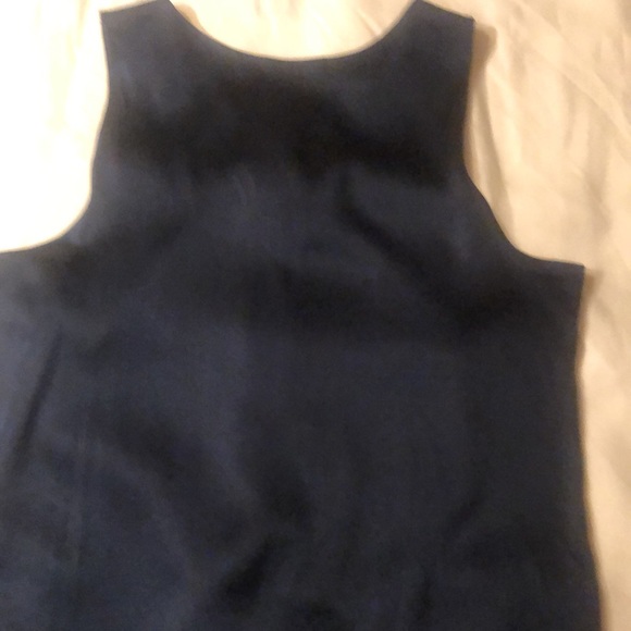 Silk sleeveless top! - Picture 5 of 7